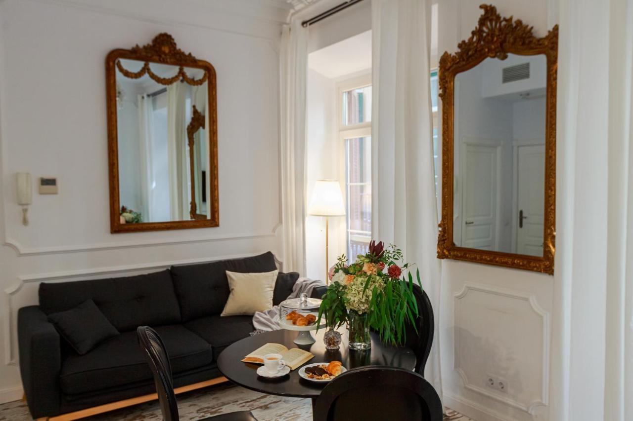 La Luna Suite In Old Town Of Málaga Buitenkant foto